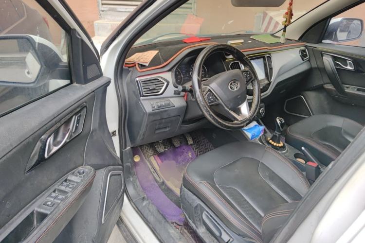 Used FAW Senya R7 2017 1.6L Manual Luxury Model Driver Seat
