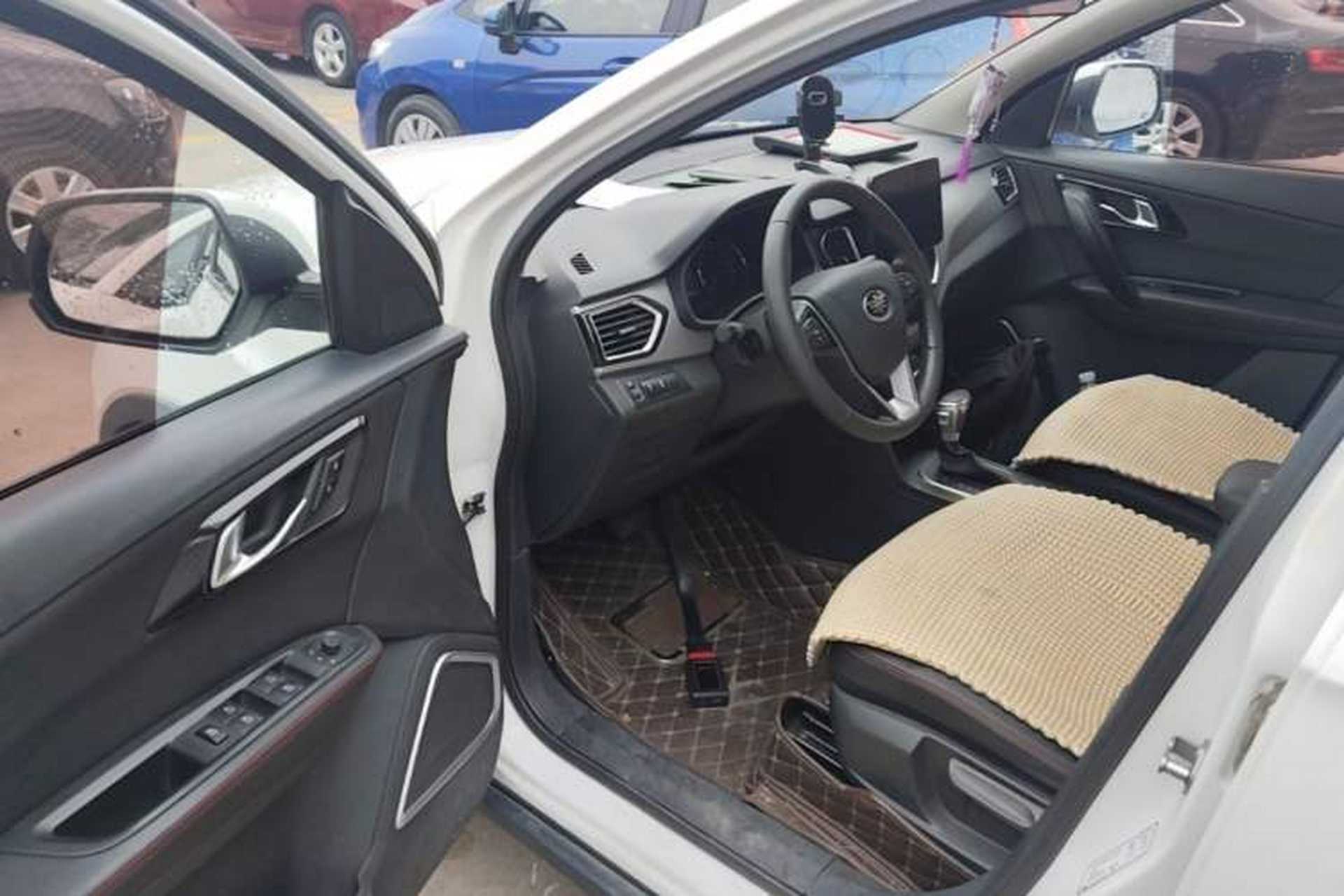 Used FAW Senya R7 2017 1.6L Automatic Smart Version Driver Seat