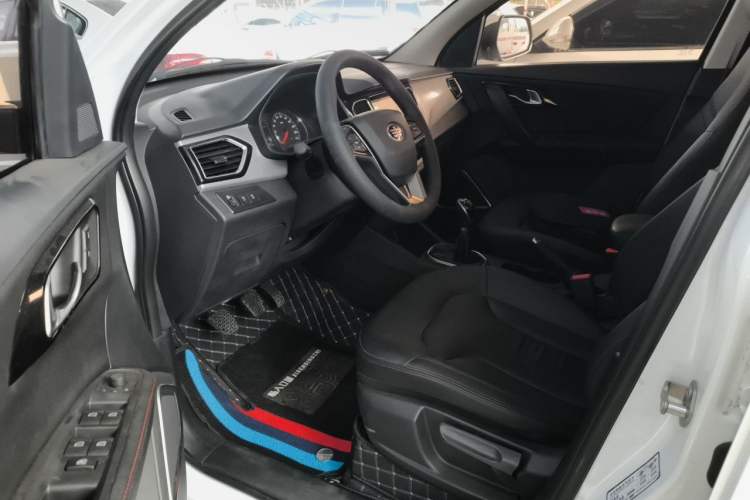Used FAW Senya R7 2017 1.6L Manual Luxury Model Driver Seat