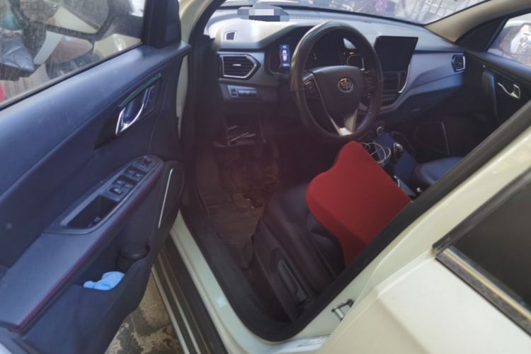Used FAW Senya R7 2017 1.6L Manual Smart Model Driver Seat