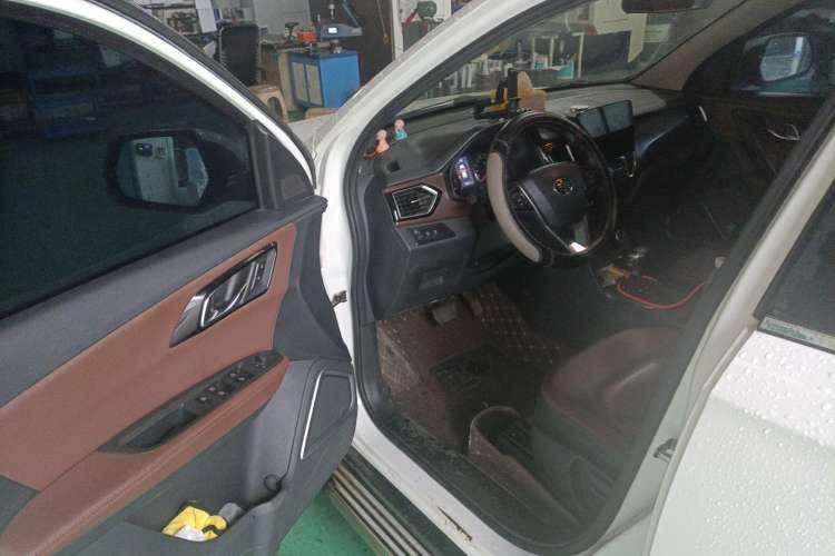Used FAW Senya R7 2017 1.6L Automatic Smart Version Driver Seat