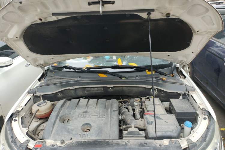 Used FAW Senya R7 2017 1.6L Automatic Smart Version Engine Bay