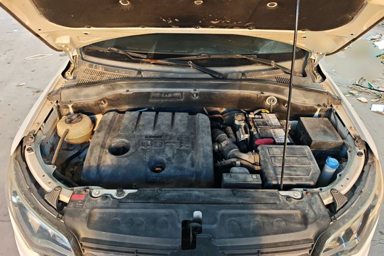Used FAW Senya R7 2017 1.6L Automatic Smart Version Engine Bay