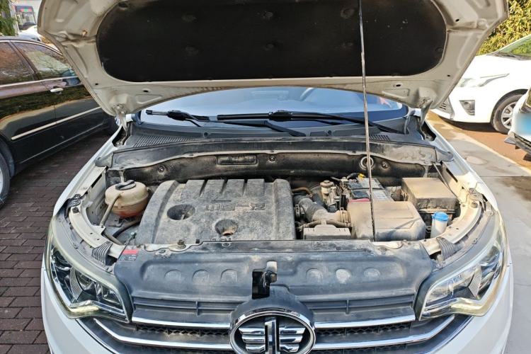 Used FAW Senya R7 2017 1.6L Automatic Smart Version Engine Bay