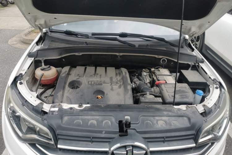 Used FAW Senya R7 2017 1.6L Automatic Luxury Model Engine Bay