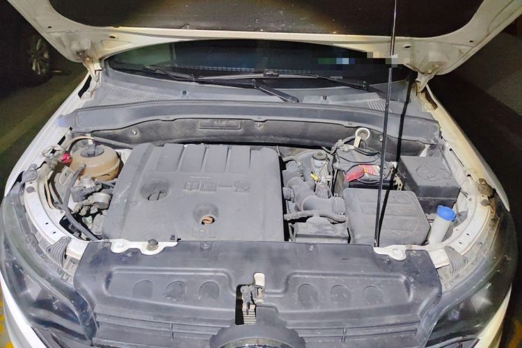 Used FAW Senya R7 2017 1.6L Manual Luxury Model Engine Bay