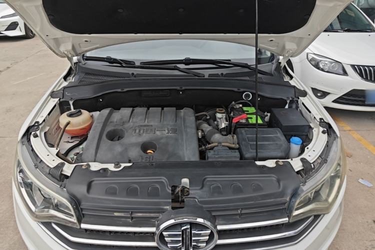 Used FAW Senya R7 2017 1.6L Manual Comfort Model Engine Bay