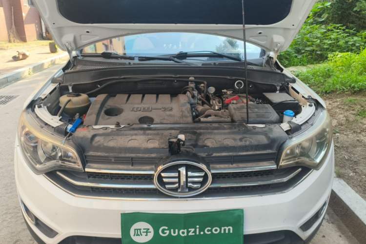Used FAW Senya R7 2017 1.6L Automatic Prestige Model Engine Bay