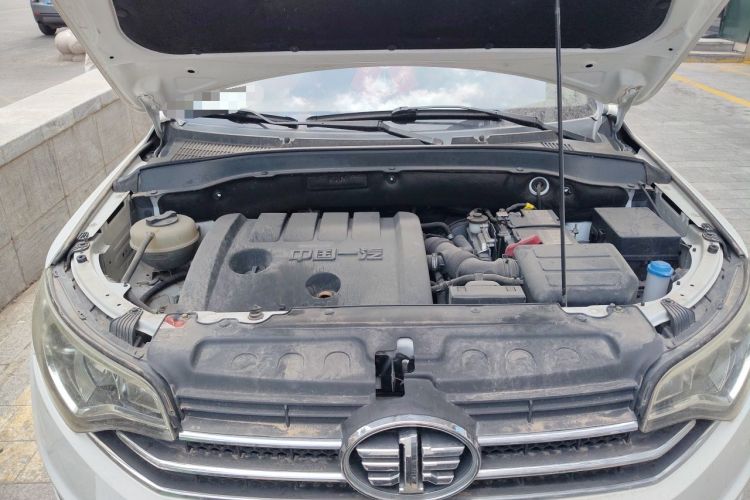 Used FAW Senya R7 2017 1.6L Automatic Prestige Model Engine Bay