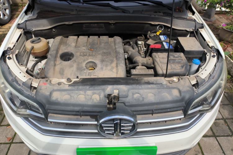 Used FAW Senya R7 2017 1.6L Manual Luxury Model Engine Bay