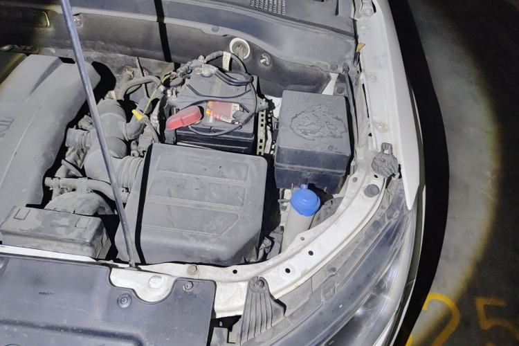Used FAW Senya R7 2017 1.6L Manual Luxury Model Engine Bay Left