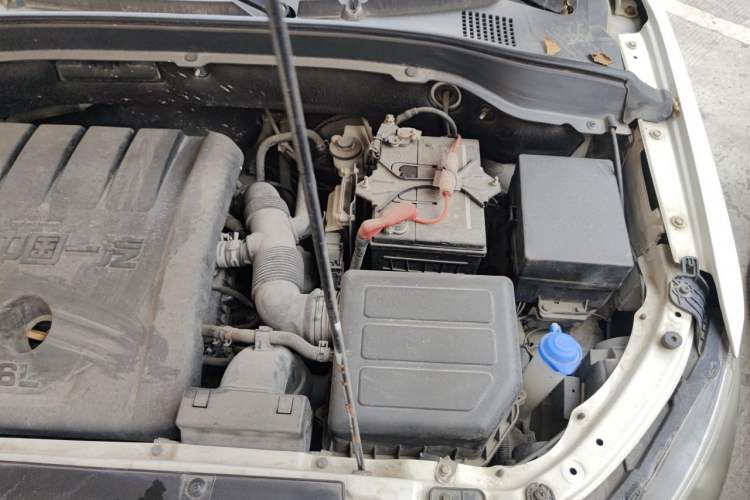 Used FAW Senya R7 2017 1.6L Manual Luxury Model Engine Bay Left