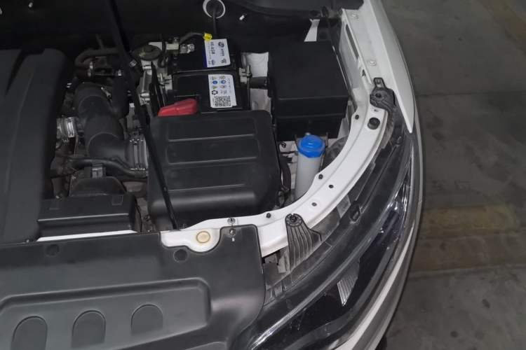 Used FAW Senya R7 2017 1.6L Automatic Smart Version Engine Bay Left