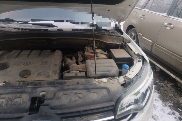 Used FAW Senya R7 2017 1.6L Manual Fashion Model Engine Bay Left