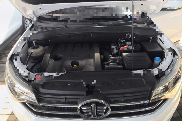 Used FAW Senya R7 2017 1.6L Manual Luxury Model Engine Bay