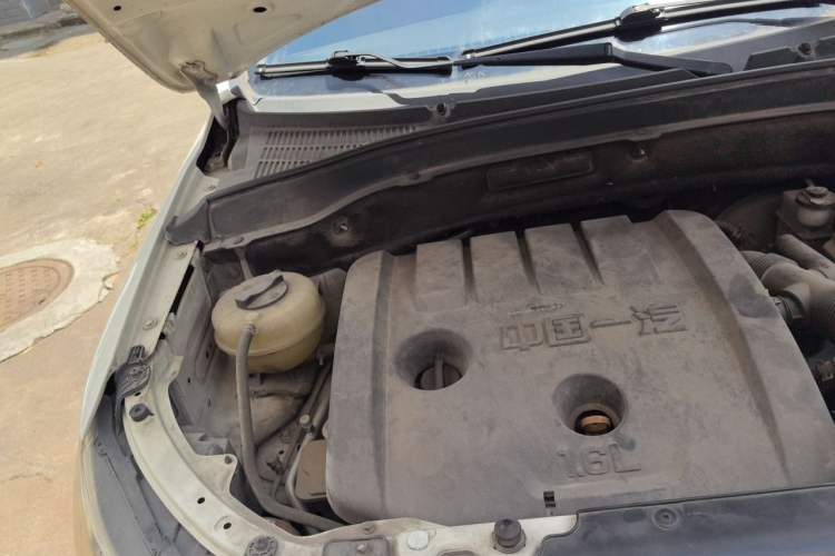 Used FAW Senya R7 2017 1.6L Manual Luxury Model Engine Bay Right