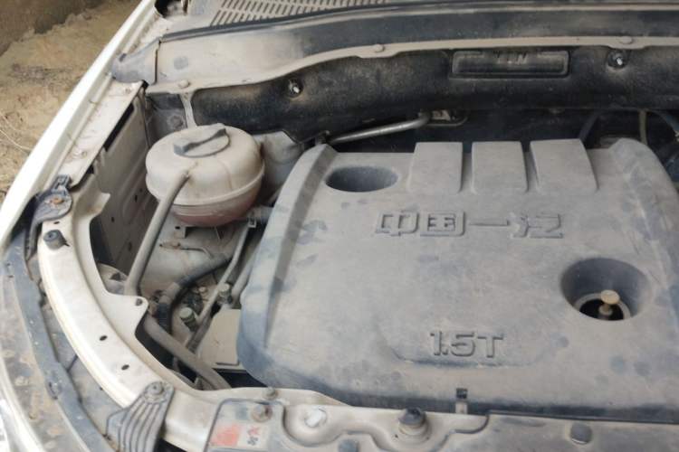 Used FAW Senya R7 2017 Smart Connected Version 1.5T Manual Zhiqing Model Engine Bay Right