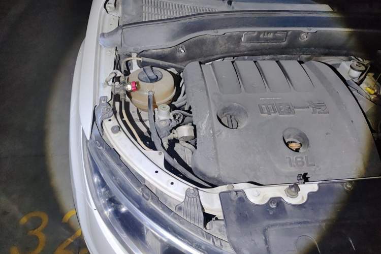 Used FAW Senya R7 2017 1.6L Manual Luxury Model Engine Bay Right
