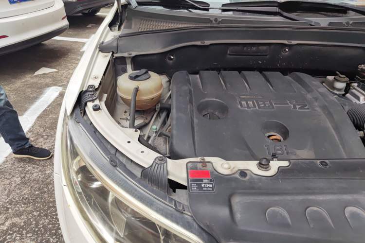 Used FAW Senya R7 2017 1.6L Manual Comfort Model Engine Bay Right
