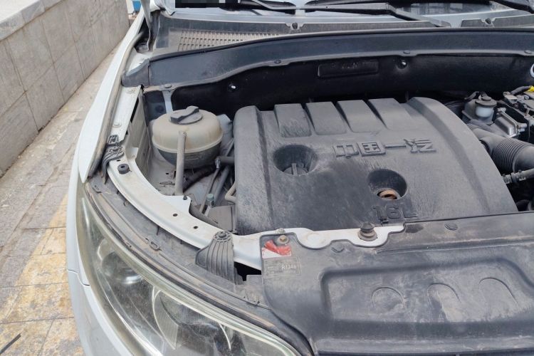 Used FAW Senya R7 2017 1.6L Automatic Prestige Model Engine Bay Right