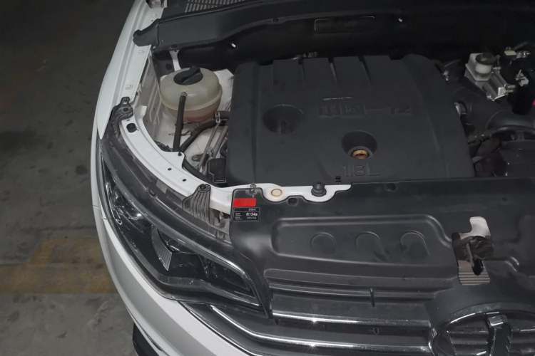 Used FAW Senya R7 2017 1.6L Automatic Smart Version Engine Bay Right