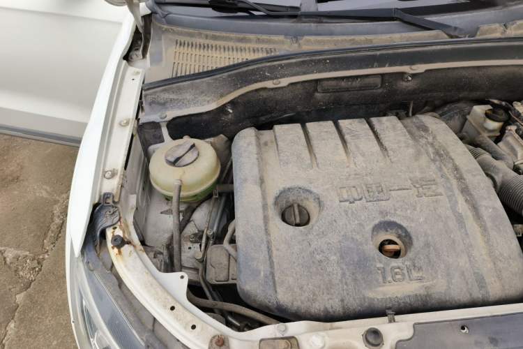 Used FAW Senya R7 2017 1.6L Automatic Prestige Model Engine Bay Right