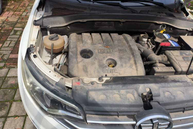 Used FAW Senya R7 2017 1.6L Manual Luxury Model Engine Bay Right