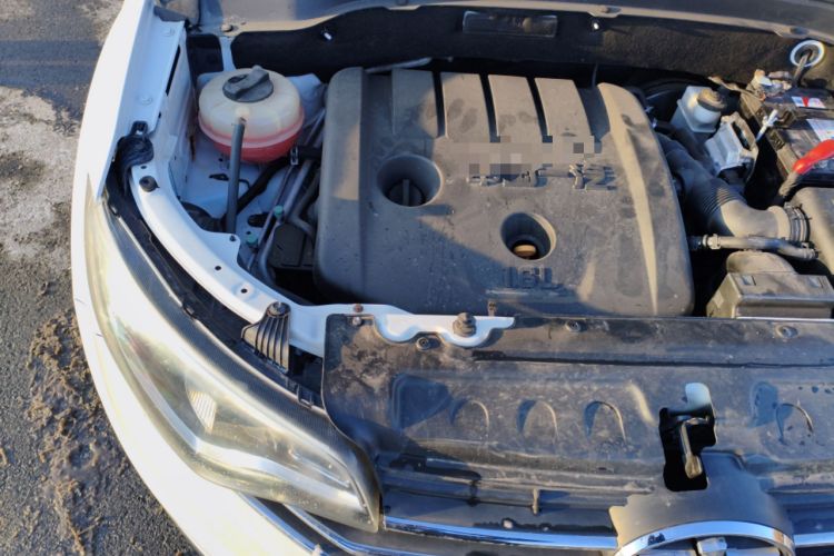 Used FAW Senya R7 2017 1.6L Automatic Smart Version Engine Bay Right