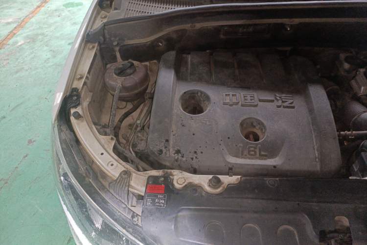 Used FAW Senya R7 2017 1.6L Automatic Smart Version Engine Bay Right