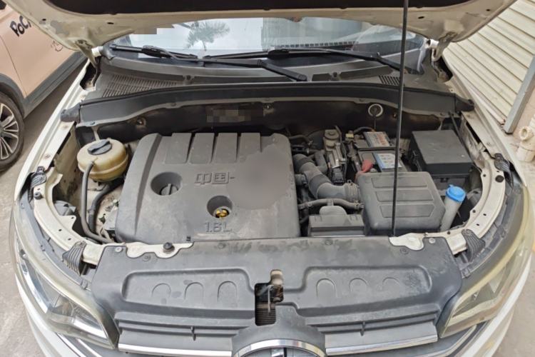 Used FAW Senya R7 2017 Revised Version 1.6L Automatic Luxury Edition Engine Bay