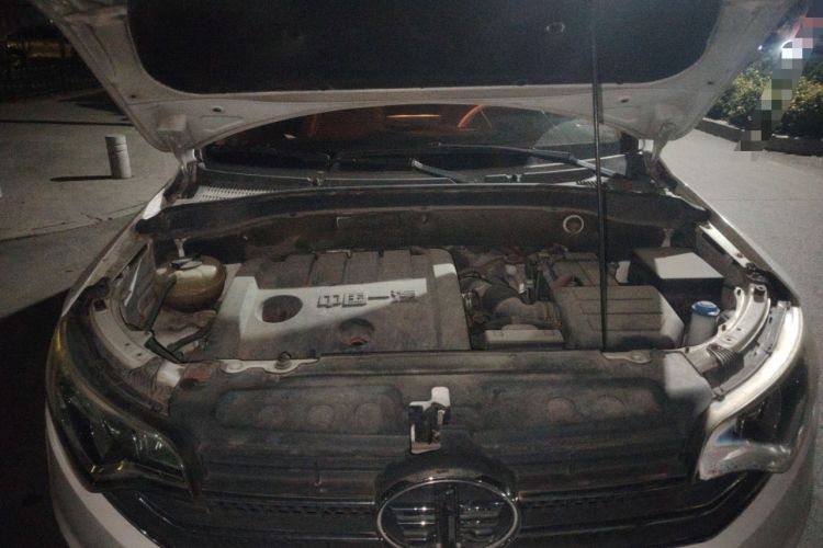 Used FAW Senya R7 2017 1.6L Manual Smart Model Engine Bay