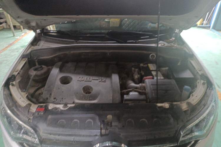 Used FAW Senya R7 2017 1.6L Automatic Smart Version Engine Bay