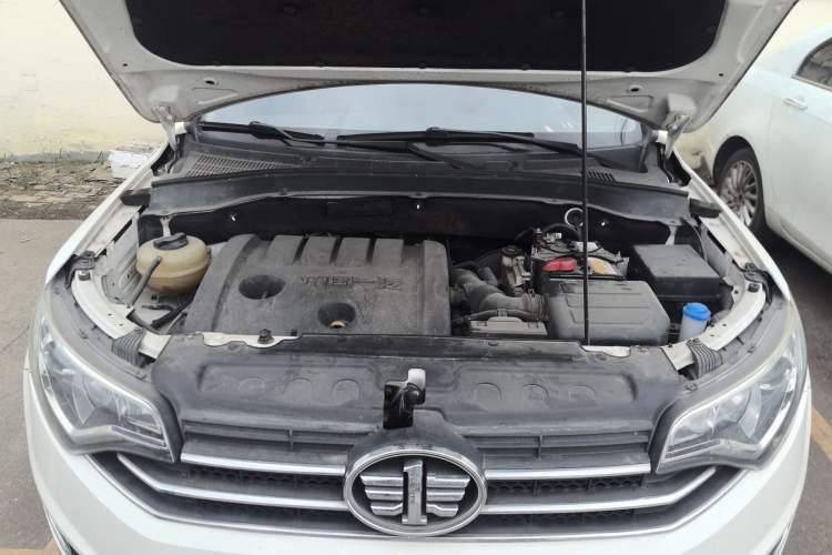 Used FAW Senya R7 2017 1.6L Manual Luxury Model Engine Bay