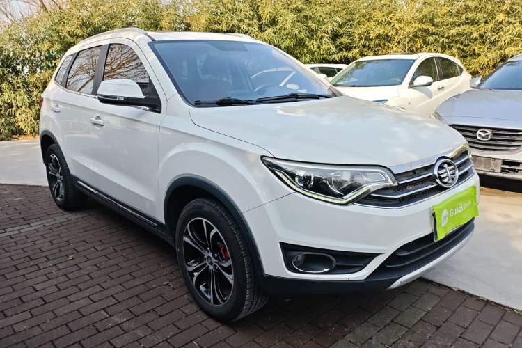 Used FAW Senya R7 2017 1.6L Automatic Smart Version Exterior 1