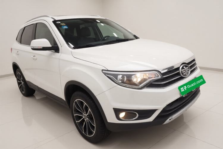 Used FAW Senya R7 2017 1.6L Manual Luxury Model Exterior 1