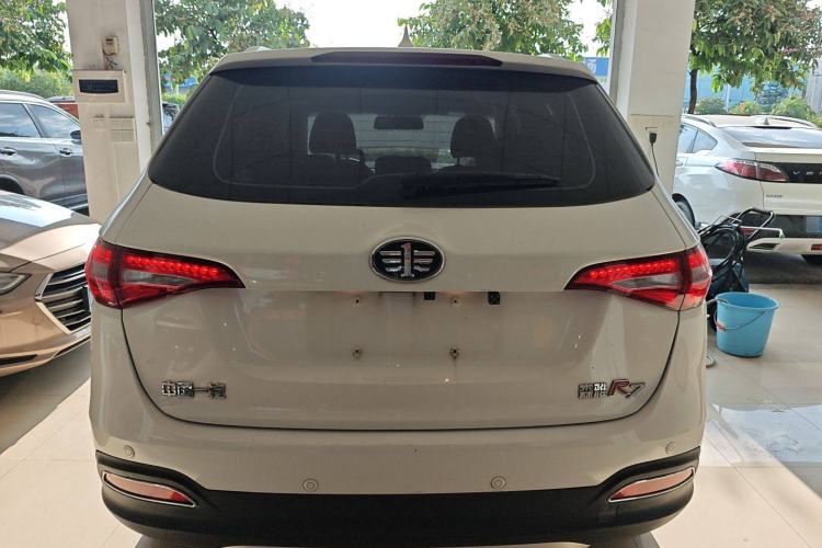 Used FAW Senya R7 2017 1.6L Manual Luxury Model Exterior 1