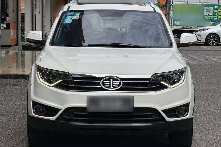 Used FAW Senya R7 2017 Smart Connected Version 1.6L Automatic Zhiyue Model Exterior 1
