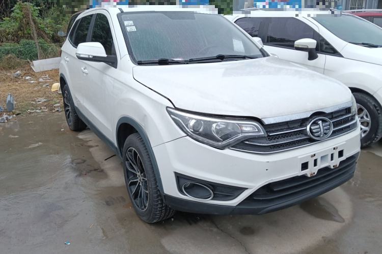 Used FAW Senya R7 2017 1.6L Manual Luxury Model Exterior 2