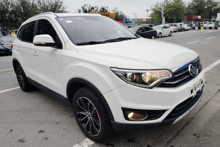 Used FAW Senya R7 2017 1.6L Manual Luxury Model Exterior 2