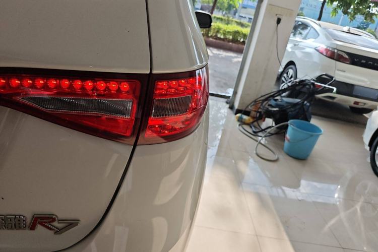 Used FAW Senya R7 2017 1.6L Manual Luxury Model Exterior 2