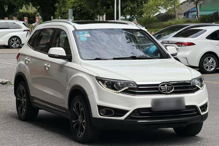Used FAW Senya R7 2017 Smart Connected Version 1.6L Automatic Zhiyue Model Exterior 2