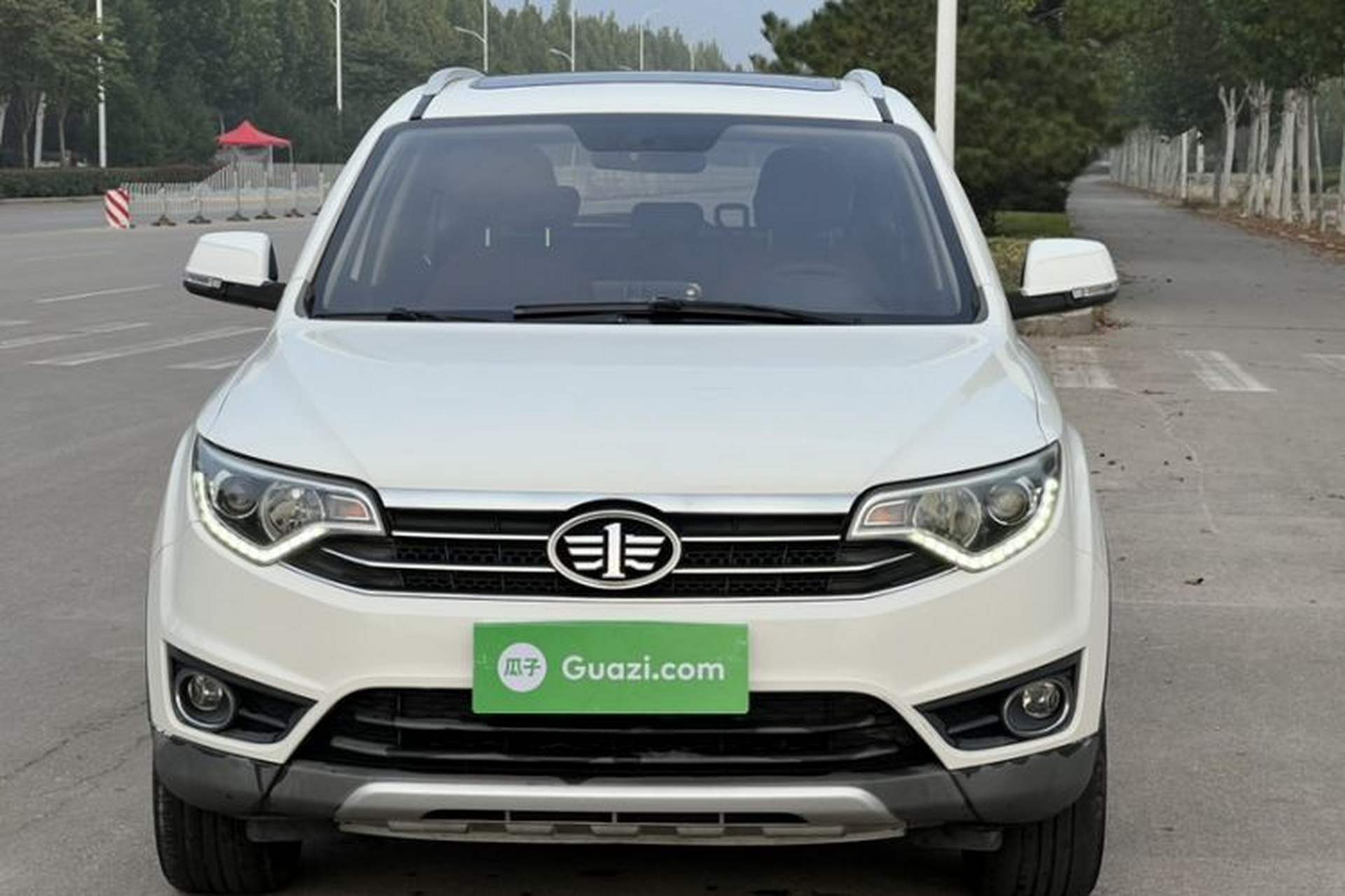 Used FAW Senya R7 2017 1.6L Automatic Prestige Model Exterior 2