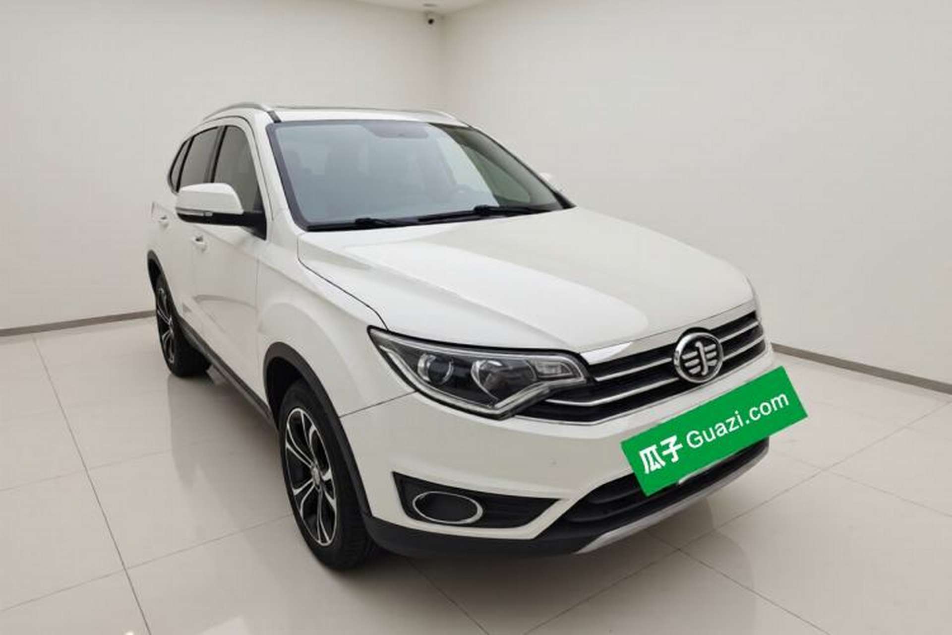 Used FAW Senya R7 2017 Smart Connected Version 1.6L Automatic Enjoyment Model Exterior 2