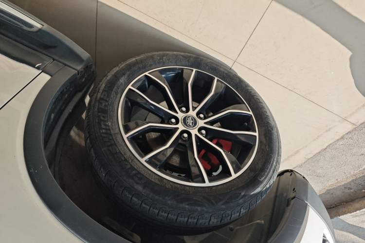 Used FAW Senya R7 2017 1.6L Manual Luxury Model Exterior 3