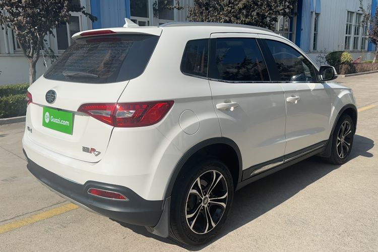 Used FAW Senya R7 2017 1.6L Automatic Luxury Model Exterior 3