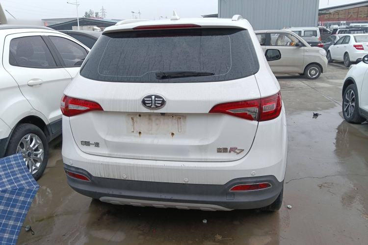 Used FAW Senya R7 2017 1.6L Manual Luxury Model Exterior 4