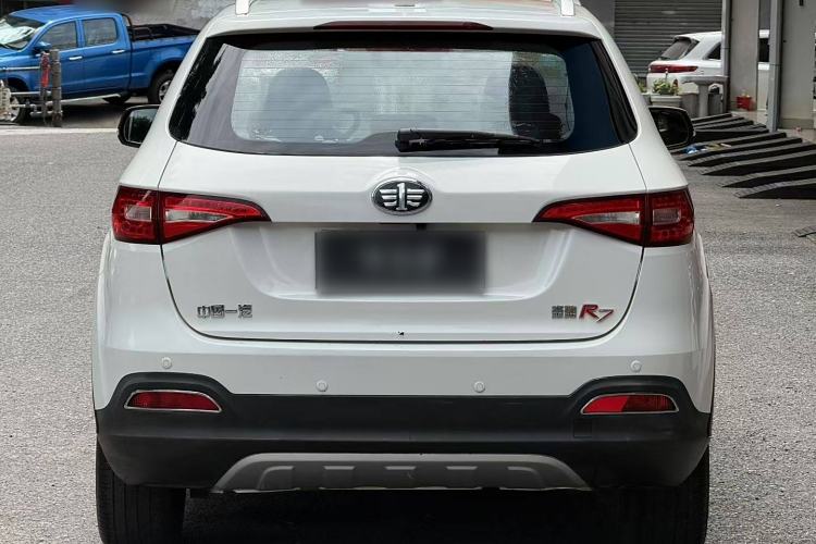 Used FAW Senya R7 2017 Smart Connected Version 1.6L Automatic Zhiyue Model Exterior 4