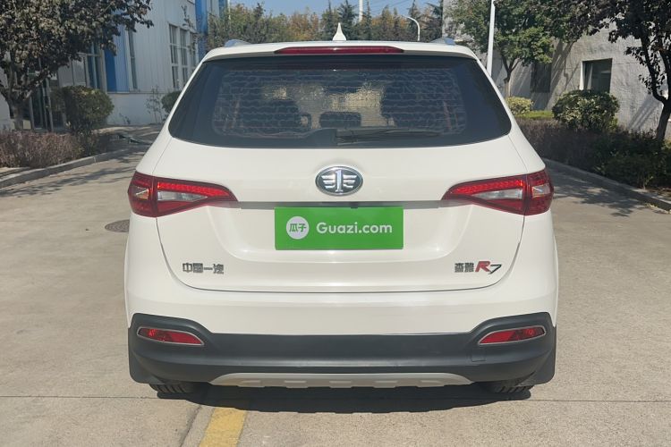 Used FAW Senya R7 2017 1.6L Automatic Luxury Model Exterior 4