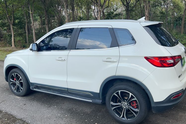 Used FAW Senya R7 2017 1.6L Automatic Prestige Model Exterior 5