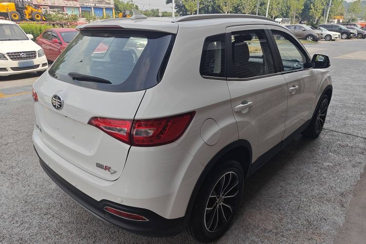 Used FAW Senya R7 2017 1.6L Manual Luxury Model Exterior 5